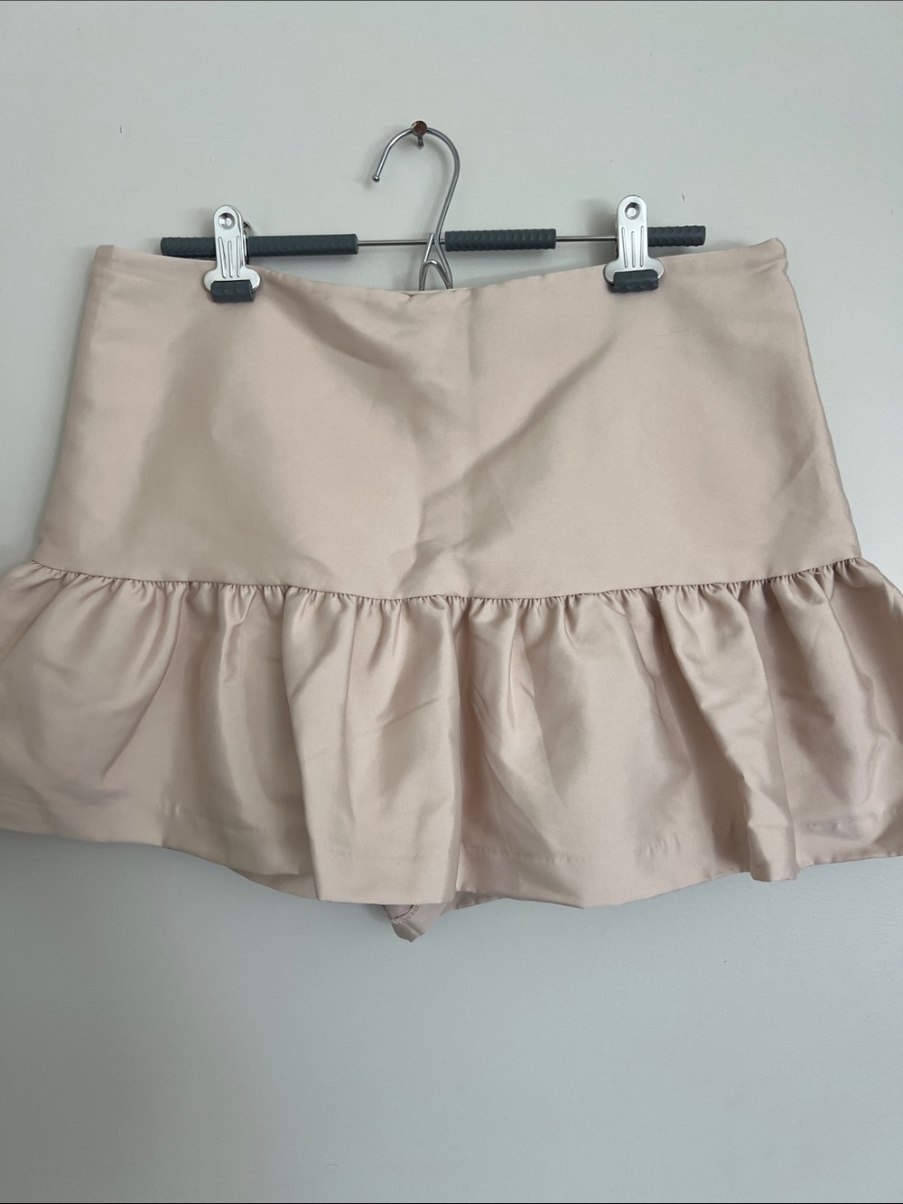 H&M Blush Pink Ruffle Hem Skort